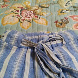 BAN JARA STRIPED SHORTS SIZE SMALL